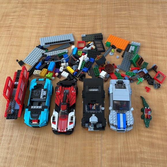 Huge Lego Race Car Set with Extras Legos - Picture 8 of 9